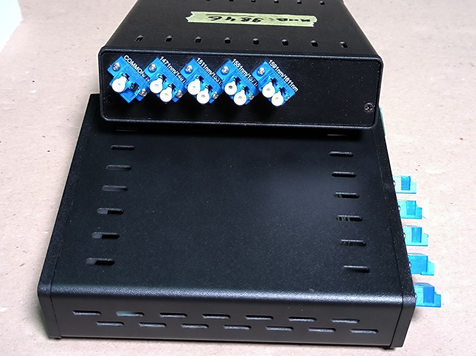 Oптичний мультиплексор MultiDyne CWDM-2000-8 CWDM 8CH-MUX (вживаний)