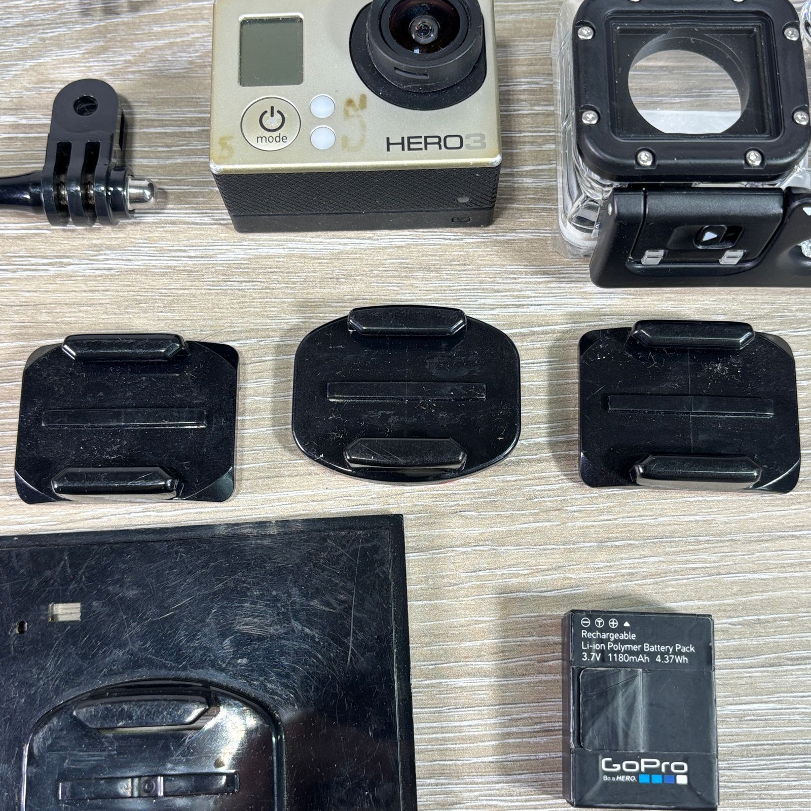 Камера GoPro HERO 3 в комплекте с аксессуарами (б\у)