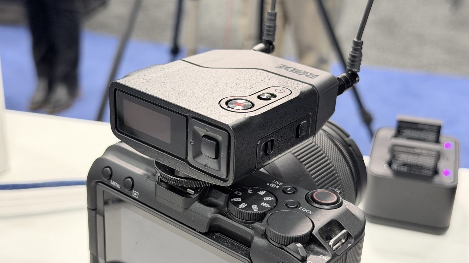 Бездротова мікрофонна UHF система R&Oslash;DE R&Oslash;DELink II (на 2 персони)