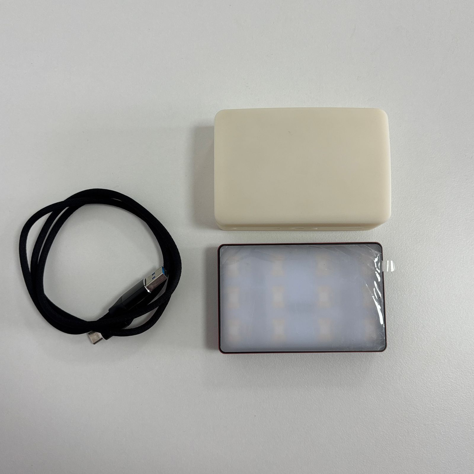 Свет Aputure MC RGBWW LED Light (APA0142A10) (б\у)