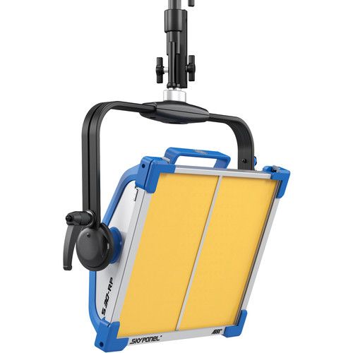 LED панель ARRI SkyPanel S30-RP 3,200 K MAN blue/silver Schuko