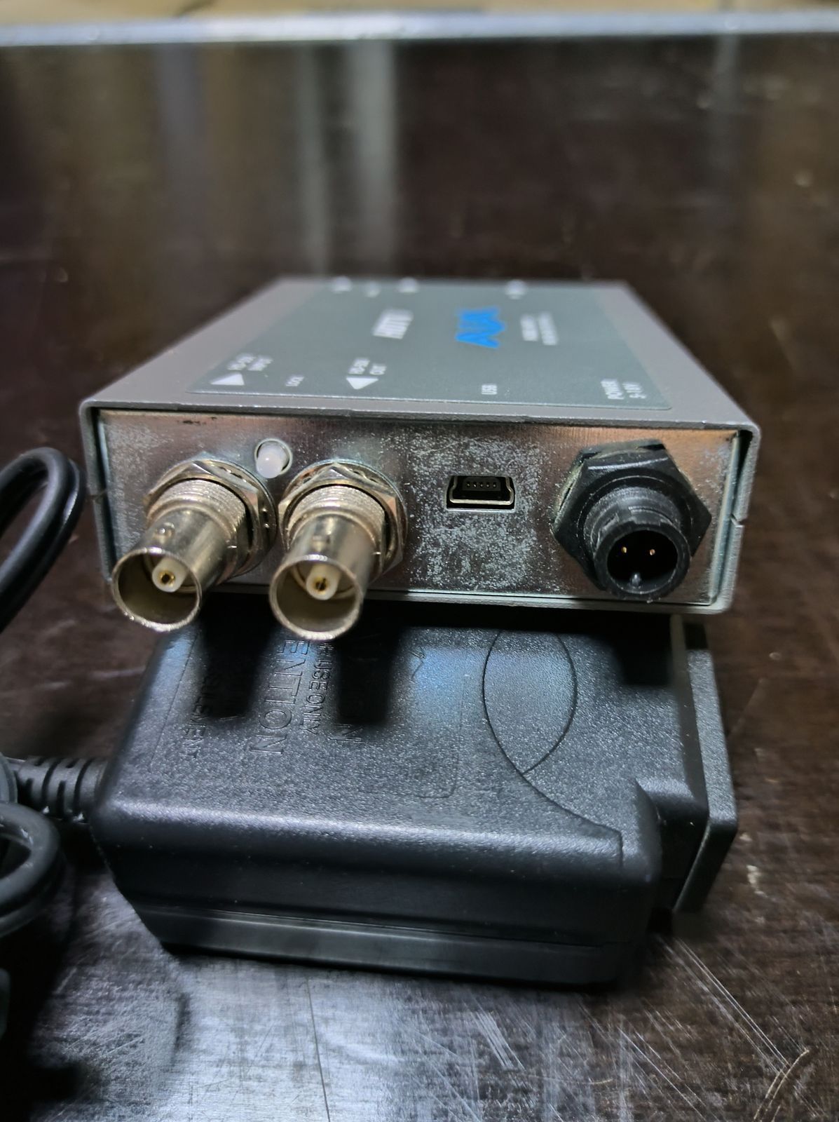 Конвертер AJA HDP2 HD-SDI/SDI в DVI-D и аудио (б/у)