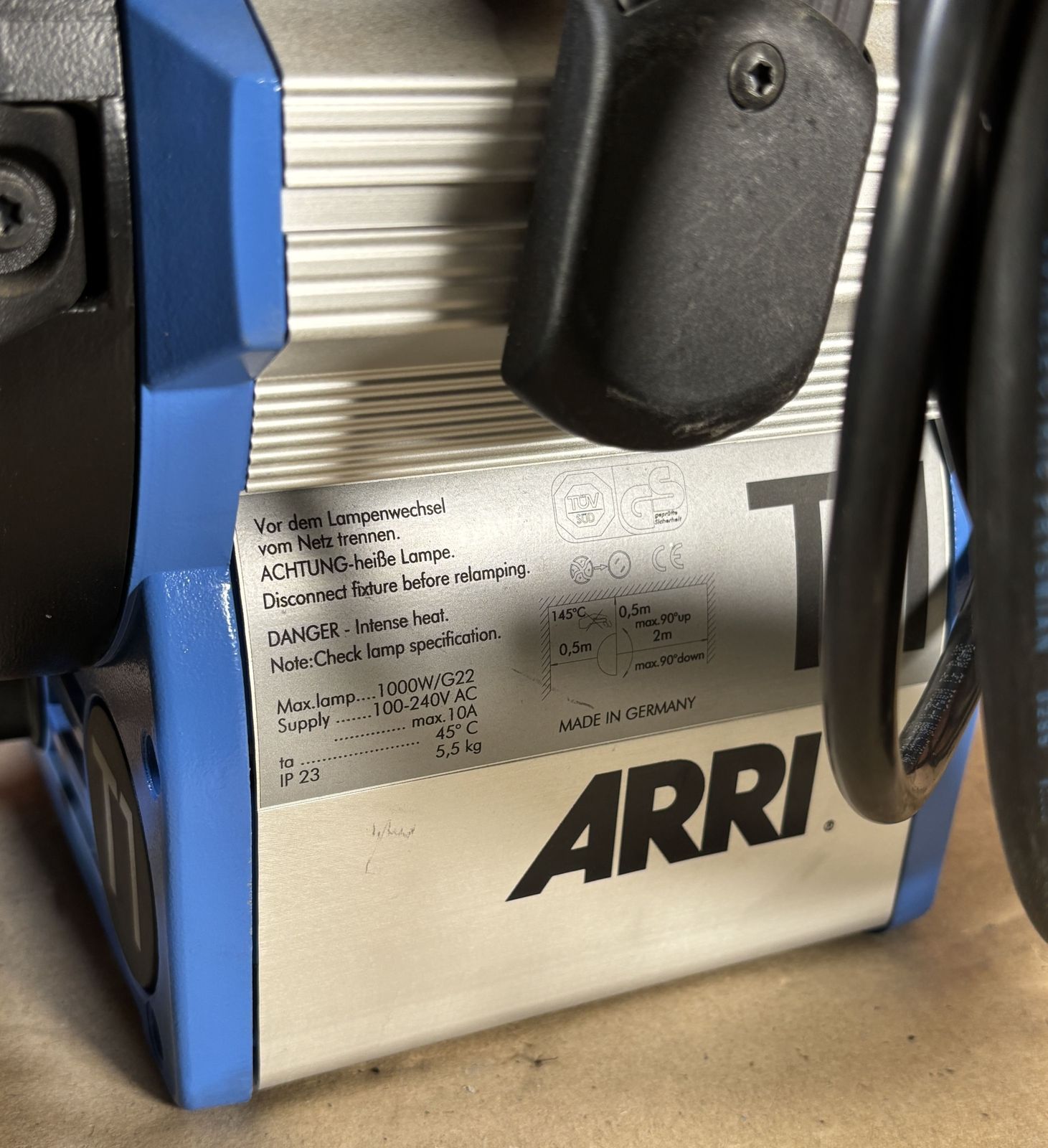 Освітлювальний прилад ARRI True Blue T1 L1.39610.D (вживаний)