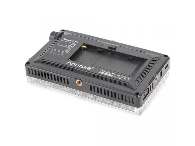 LED панель Aputure Amaran AL-F7 On-Camera Variable Color LED Light (3200 to 9500K)