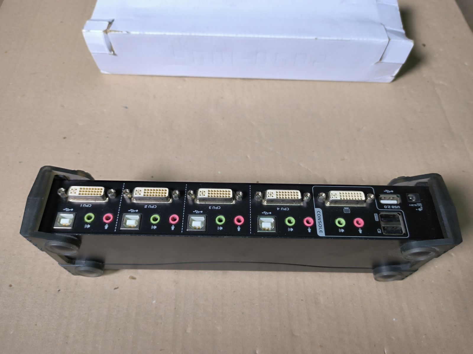 Перемикач KVM ATEN CS1764A 4 порти, DVI, USB 2.0, USB HUB, Audio (вживаний)