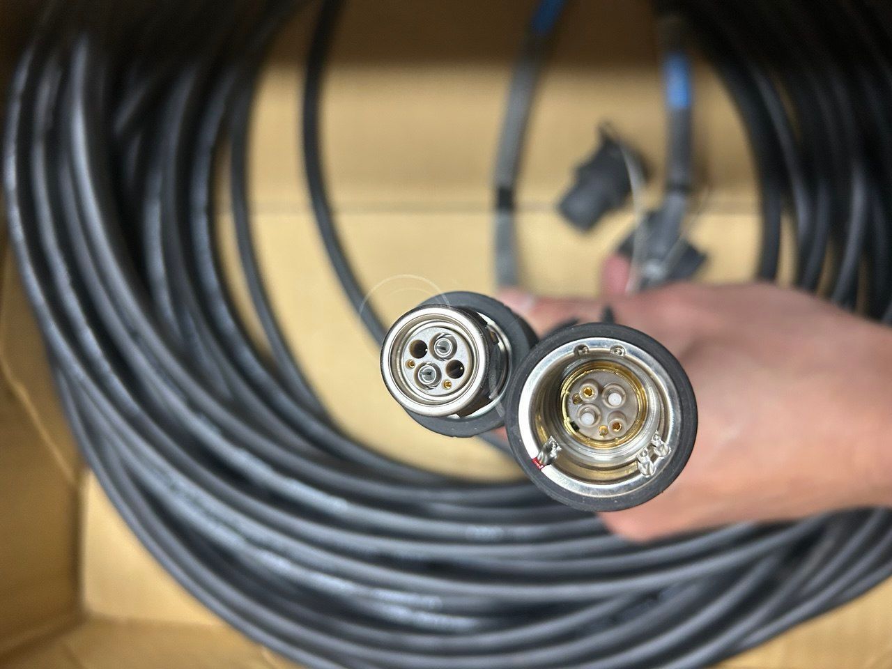 Кабель Canare Hybrid Fiber Optic Camera-Cable Assembly w/ FCMA & FCFA Connectors 3 meters