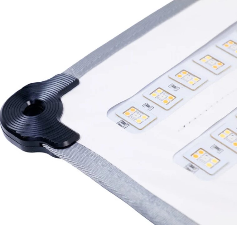 Aputure Amaran F22c (RGBWW, V-Mount, 60x60) — гибкий полноцветный LED-свет для фото и видео