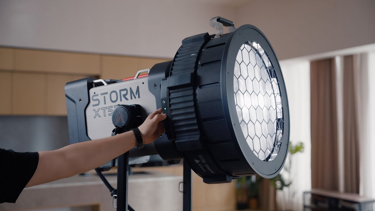Aputure Motorized CF16 Fresnel - моторизована оптична насадка для максимального посилення яскравості світла