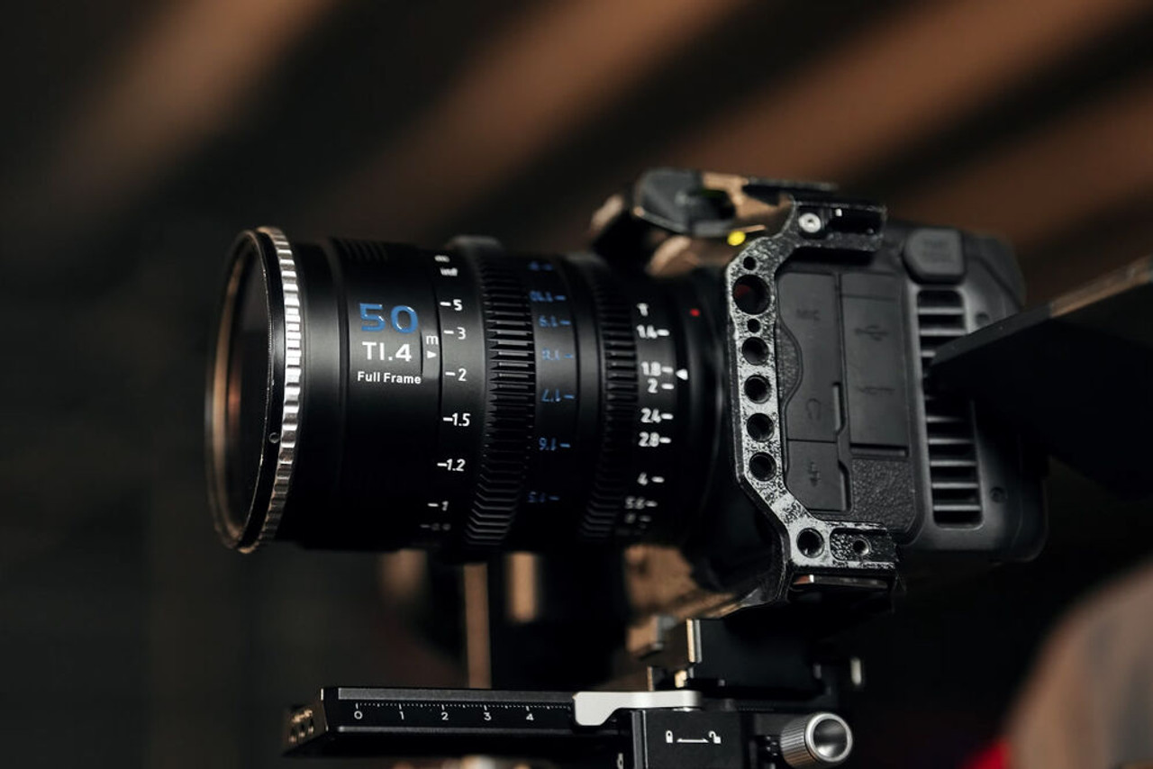 Об'єктив Sirui VP-1 Vision Prime 50mm T1.4 Full-Frame Cine Lens (вбудований E mount + в комплекті адаптери L, Z, RF mount) (Black)