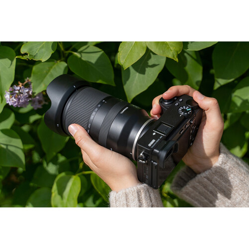 Tamron 18-300mm f/3.5-6.3 Di III-A VC VXD (Model B061) Canon RF — універсальний суперзум-об'єктив для APS-C камер