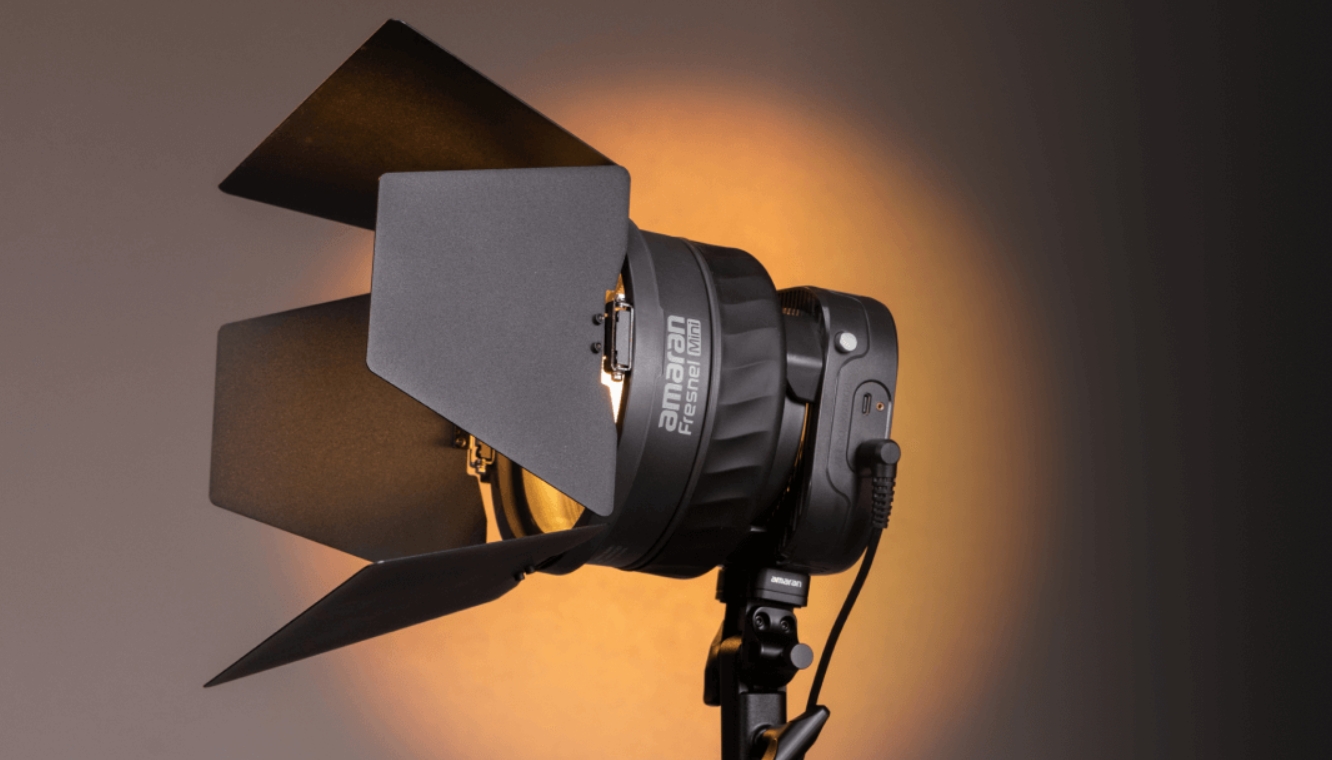 Aputure Amaran Halo 100x (Bi-color) — LED світло з компактним форм-фактором та непоганою яскравістю