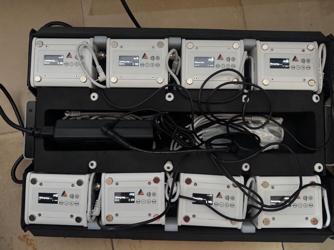 Набір Astera Set of 8 PowerStations with Case and Accessories