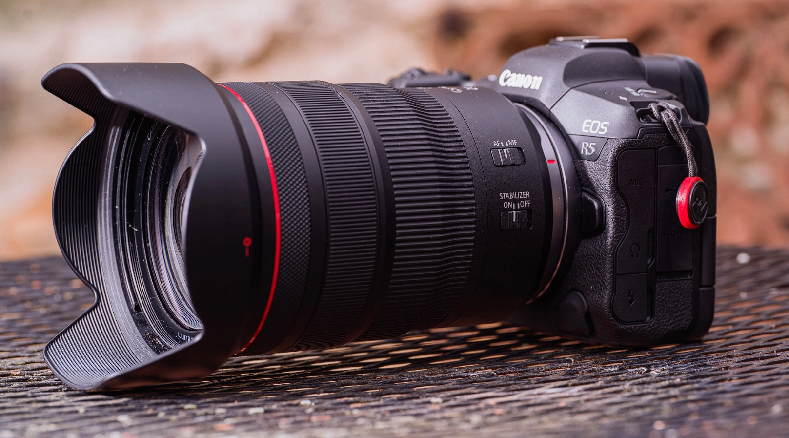 Canon RF 24-70mm f/2.8 L IS USM RF-mount (для Canon) — зум-об'єктив для універсальної повсякденної зйомки з чудовим автофокусом та стабілізацію