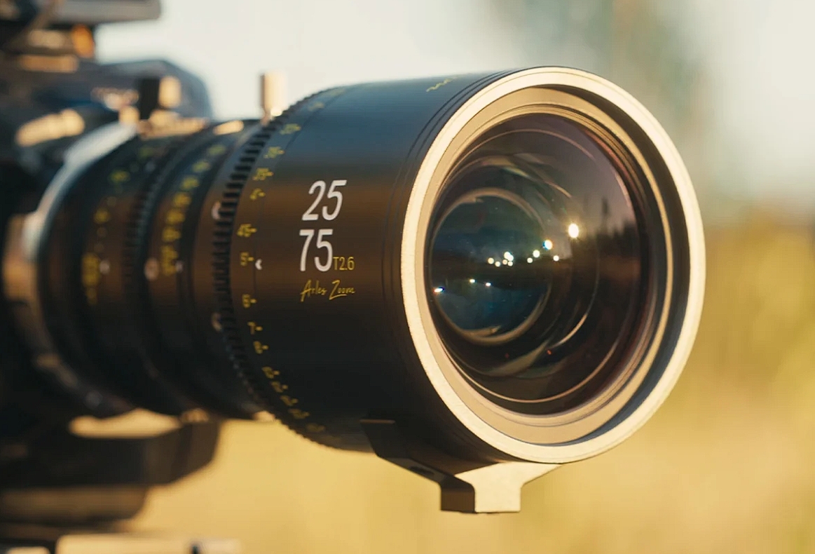 DZOFilm Arles Zoom 25-75mm T2.6 FF Cine Lens (ARRI PL/Canon EF) — об'єктив парфокального типу для професійної кінозйомки