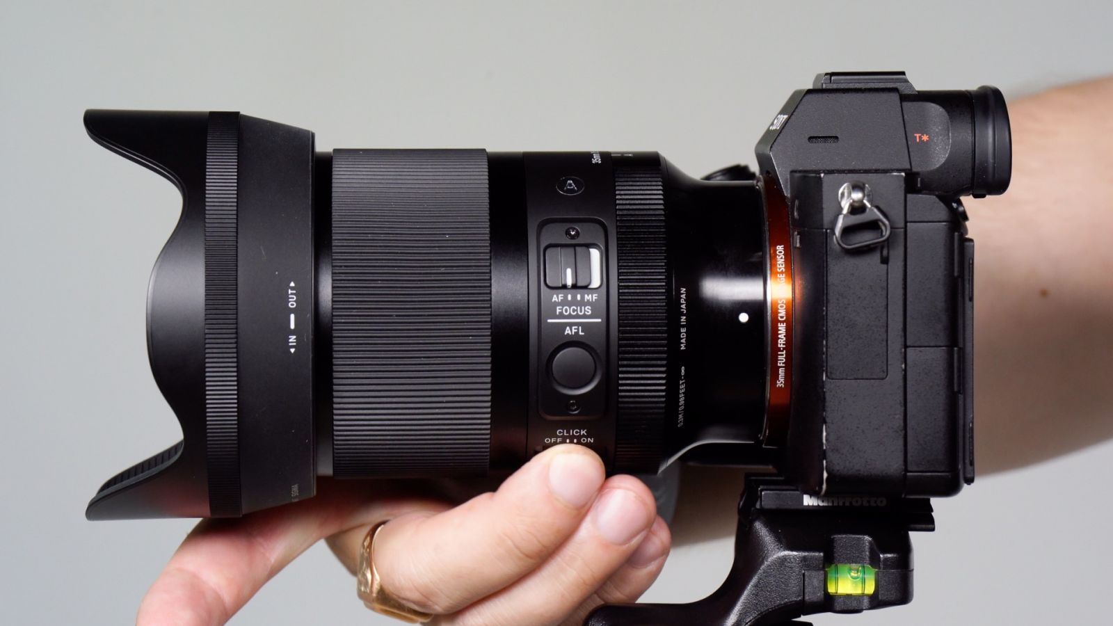obyektiv-sigma-35mm-f14-dg-hsm-f-mount
