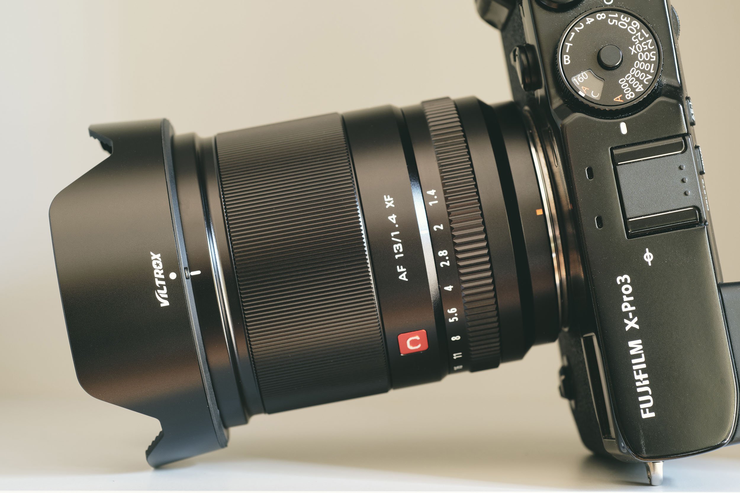 Об'єктив Viltrox AF 13mm F1.4 APS-C (для Fujifilm X-Mount)