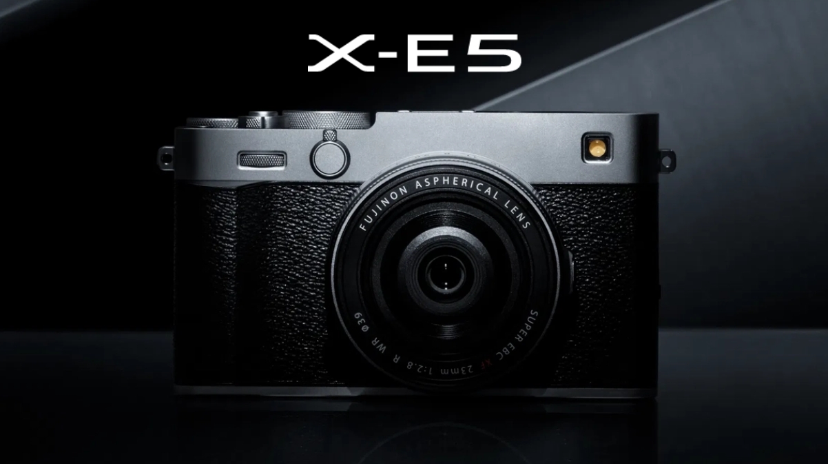 FUJIFILM X-E5 Body (Silver) — камера у стилі ретро для імітації плівки з сенсором 40,2 МП та мобільними розмірами
