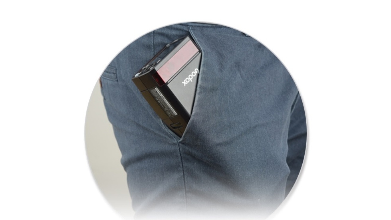 ‎Godox AD200Pro (Pocket Flash Kit)
