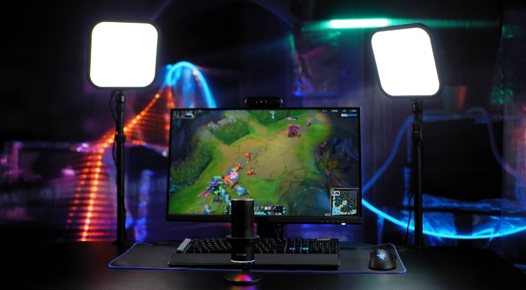 Godox E-Sport ES30 KIT1 — компактна LED панель для кіберспортивного стрімінгу з настільною стійкою у комплекті