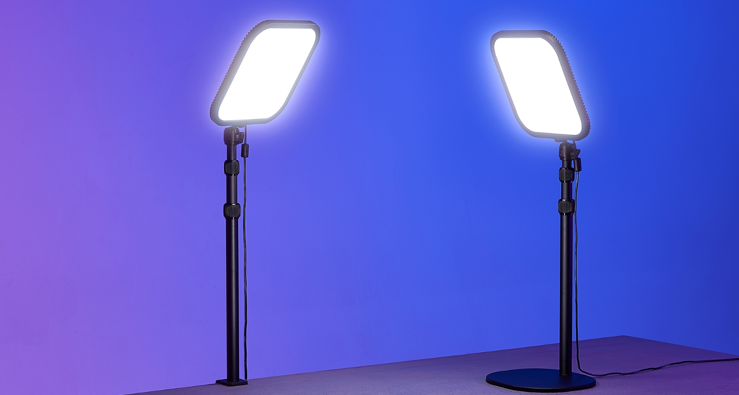 Godox E-Sport ES30 KIT1 — компактна LED панель для кіберспортивного стрімінгу з настільною стійкою у комплекті