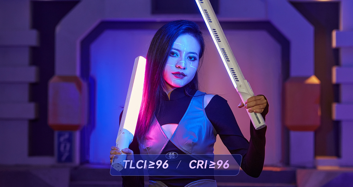 Godox LC1000R (RGB) &mdash; LED панель&nbsp;у форматі світлового меча з колірною температурою 2500&ndash;8500 K та 15 кінематографічними ефектами