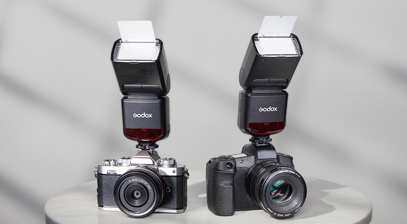 Godox TT520III + RT-16 — набір із мануального накамерного спалаху та синхронізатора для фотозйомки