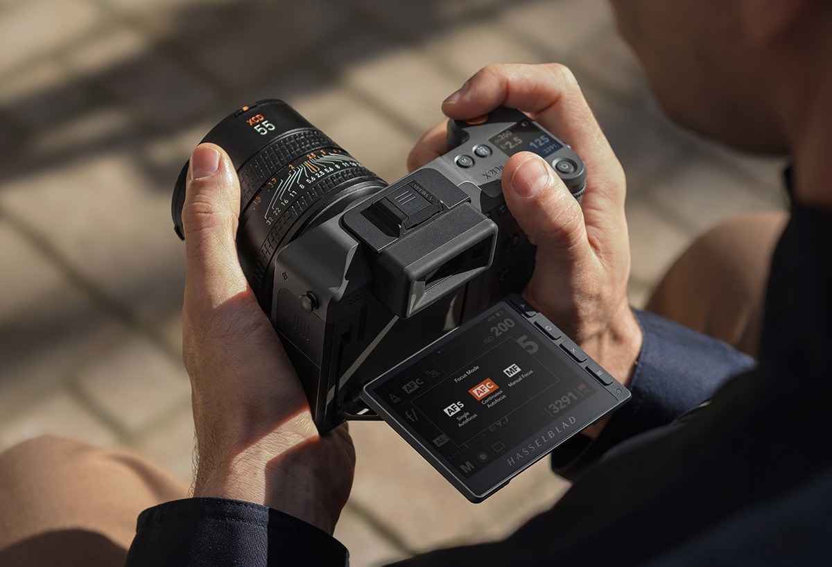 hasselblad-x2d-ii-100c-bezdzerkalna-kamera