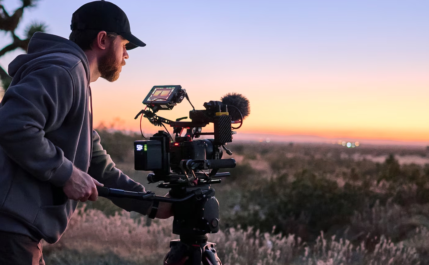 Sony FX5 Cinema Line з XLR‑ручкою — мобільна професійна кінокамера з підтримкою 5K та кодеком X-OCN RAW
