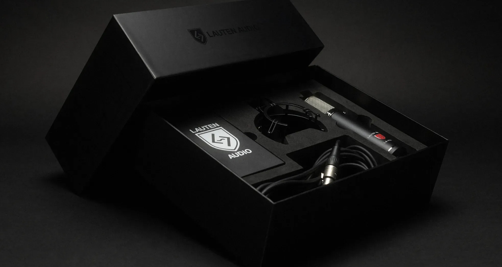 Lauten Audio LA-320 V2 — ламповий мікрофон з перемикачем частот для студійного запису вокалу, голосу та музичних інструментів