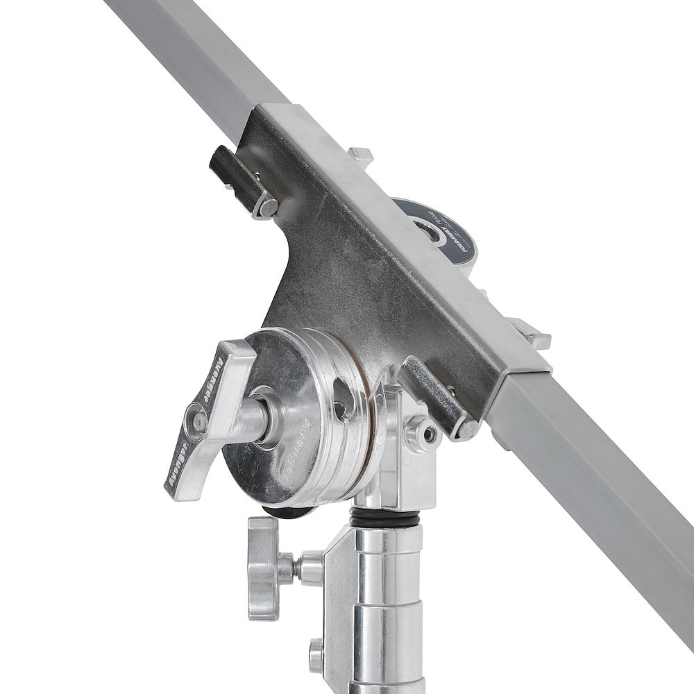 Avenger H2006 Modular Fold Away Frame — компактна складна рама для керування світлом 183×183 см