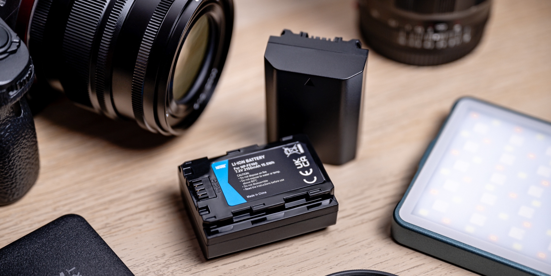 Подвійний зарядний пристрій Newell DL-USB-C та два акумулятора NP-FZ100 для Sony (NL3012) — комплект для виїзних зйомок з камерою Sony