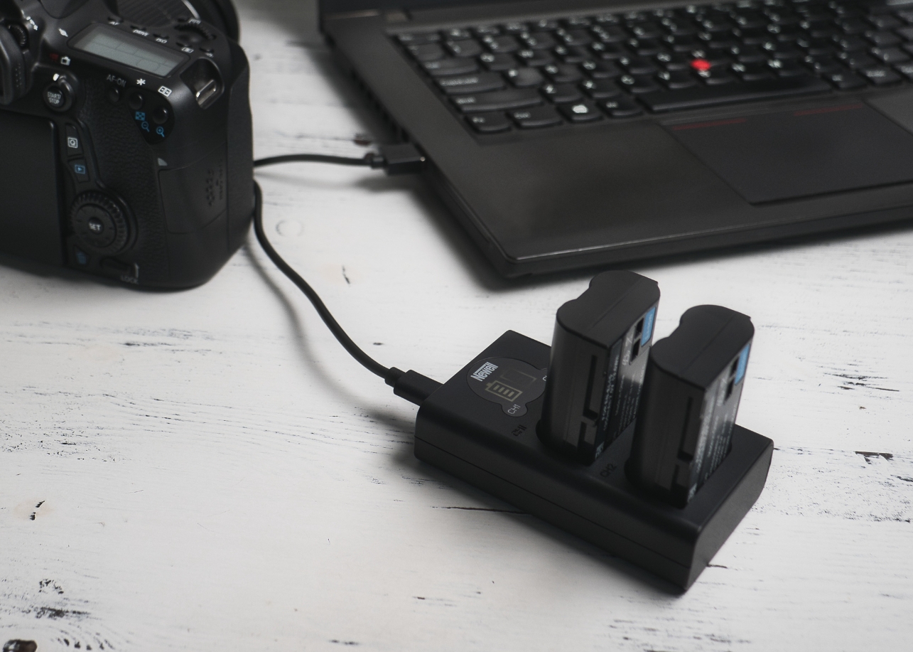 Подвійний зарядний пристрій Newell DL-USB-C та акумулятор LP-E6 для Canon (NL3021) — компактний набір для виїзних зйомок