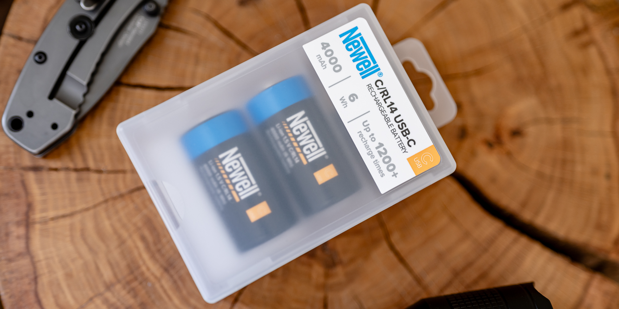 Newell USB-C C/R14 Rechargeable Battery - 4000 mAh (2 шт.)(NL4207) — місткий акумулятор з можливістю зарядки через кабель USB-C