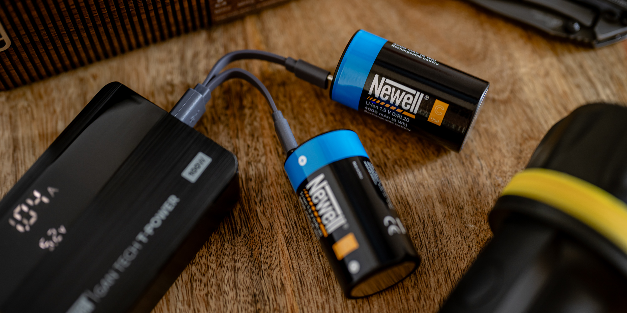 Newell USB-C D/R20 Rechargeable Battery 4000 mAh (2 шт.)(NL4208) — місткий та зручний акумулятор для техніки D/R20 з зарядкою від USB-C