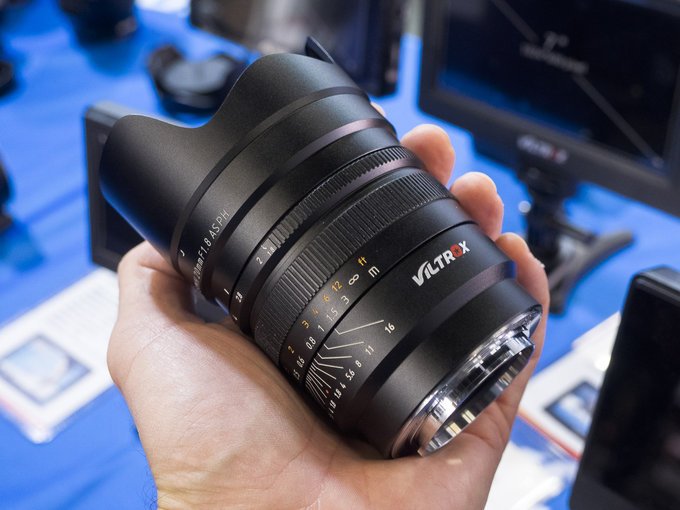 Об'єктив Viltrox PFU RBMH 20mm f/1.8 ASPH Lens (для Sony E-Mount)