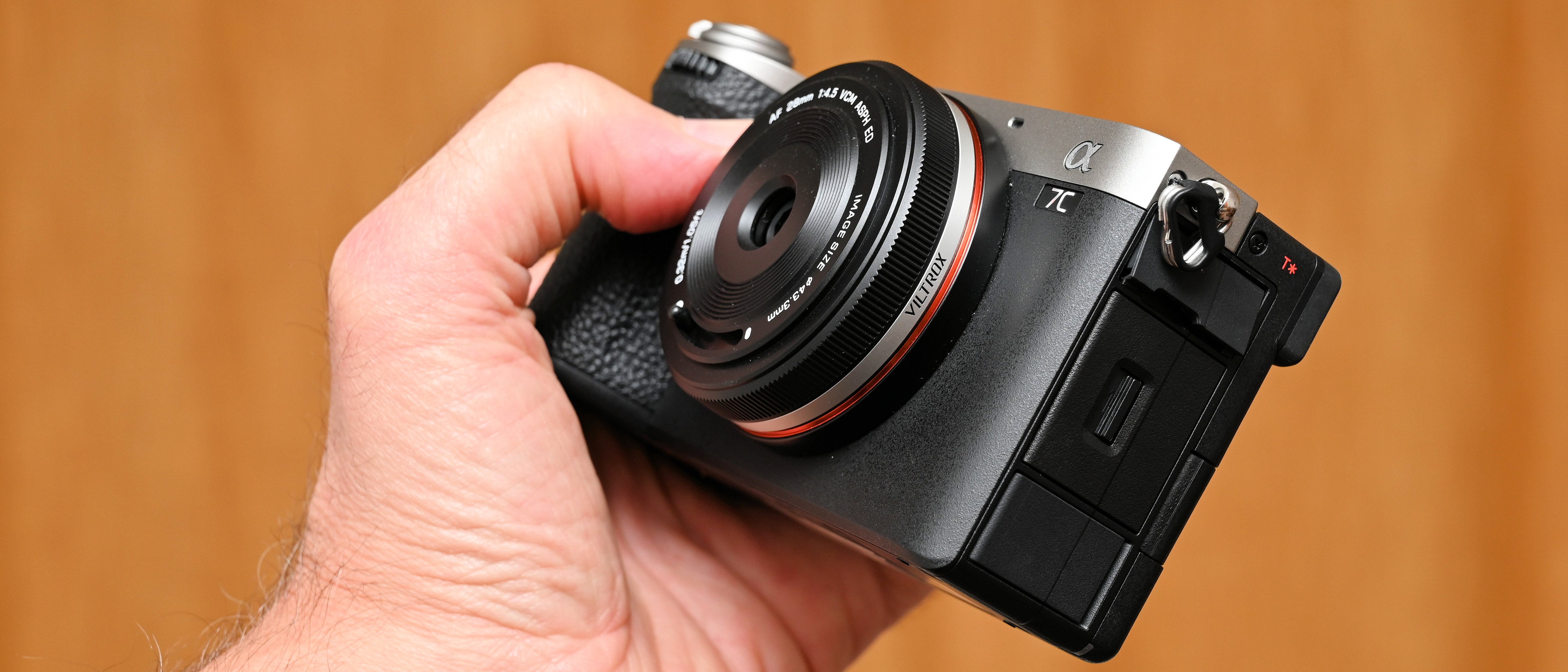Об'єктив Viltrox AF 28mm F4.5 Full-Frame (для Sony E-Mount)