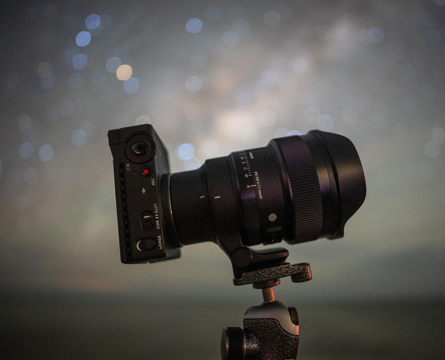 obyektiv-sigma-14mm-f14-dg-art-l-mount