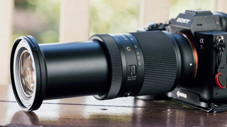 sigma-20-200mm-f35-63-dg-contemporary-e-mount