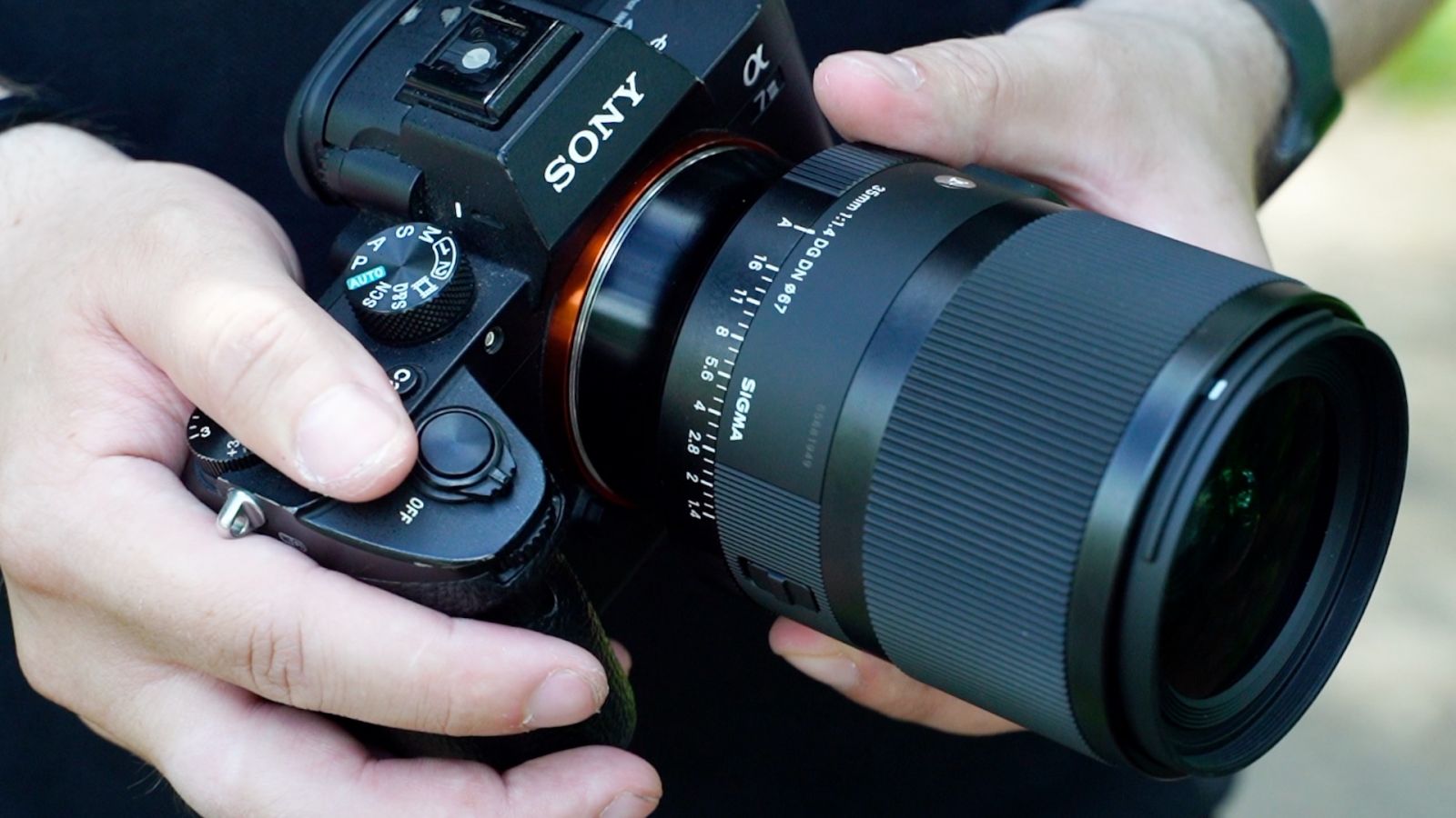 obyektiv-sigma-35mm-f14-dg-dn-art-e-mount-dlya-sony