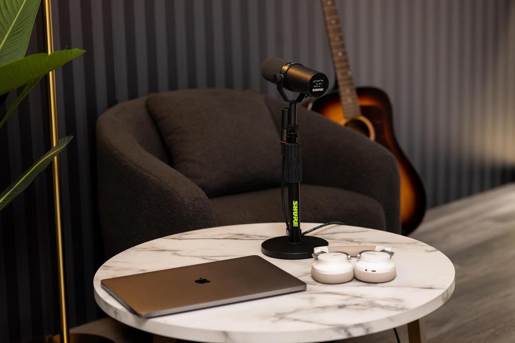 Огляд мікрофонних стійок Shure by Gator: трипод і настільний тримач для стримінгу та подкастингу