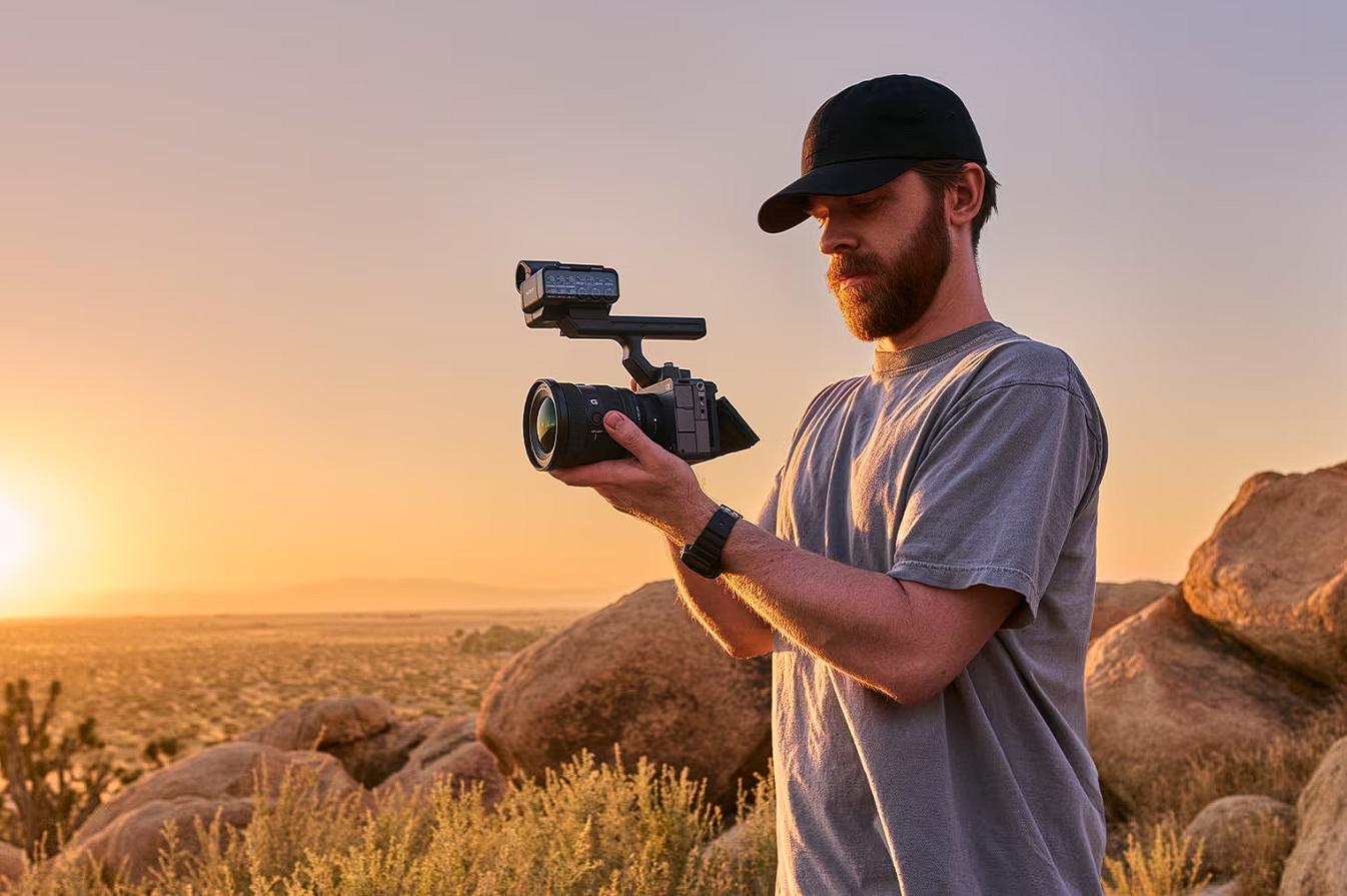 Sony FX5 Cinema Line з XLR‑ручкою — мобільна професійна кінокамера з підтримкою 5K та кодеком X-OCN RAW