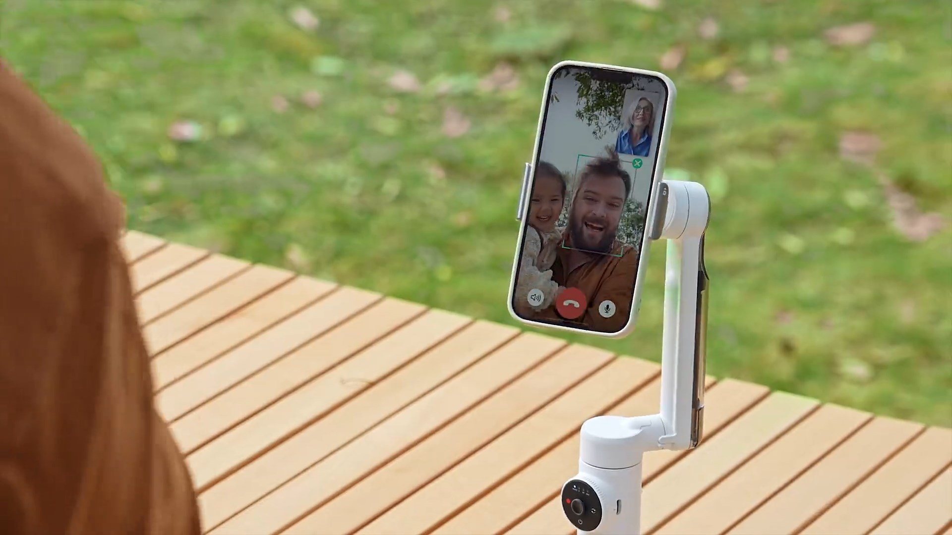 stabilizator-dlya-smartfona-insta360-flow-2-pro-ai-tracker-kit