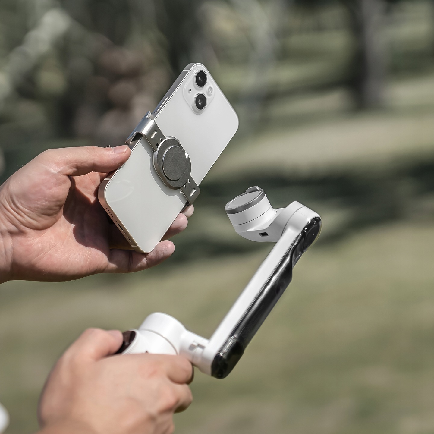stabilizator-dlya-smartfona-insta360-flow-2-pro-creator-kit