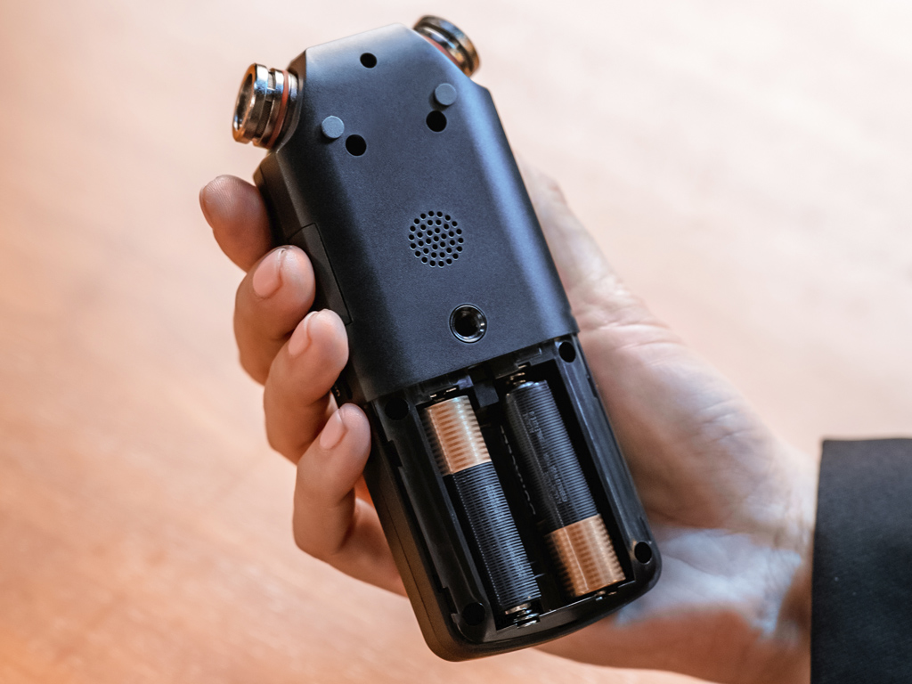 Tascam DR-05XP — цифровий аудіорекордер із записом у 32-бітному форматі з плаваючою комою та всенаправленими мікрофонами