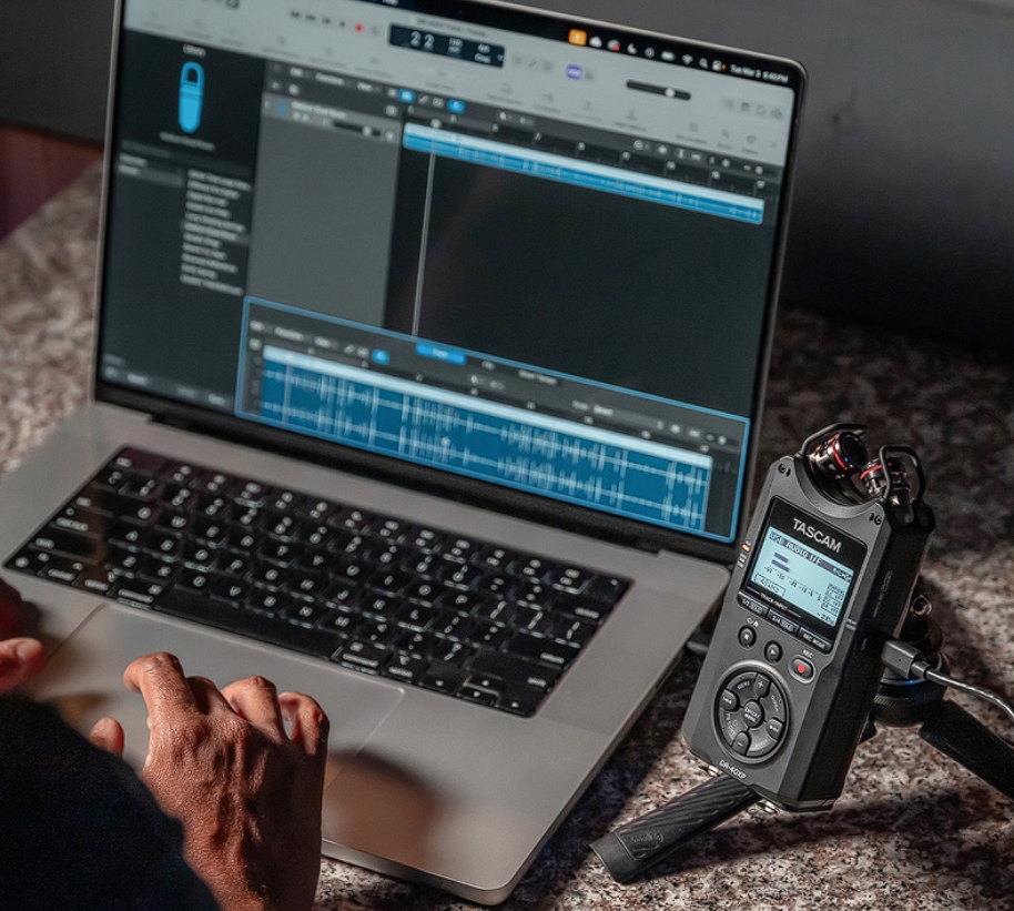 Tascam DR-40XP — цифровий аудіорекордер із записом 32-bit float, 2 односпрямованими мікрофонами та підключенням XLR/TRS
