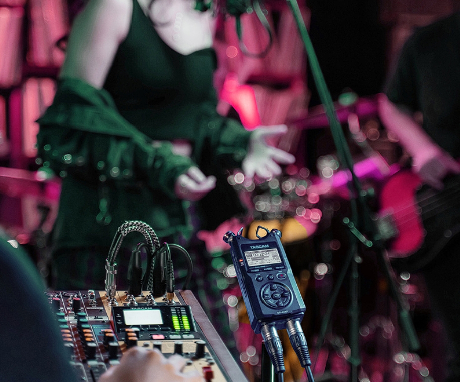Tascam DR-40XP — цифровий аудіорекордер із записом 32-bit float, 2 односпрямованими мікрофонами та підключенням XLR/TRS