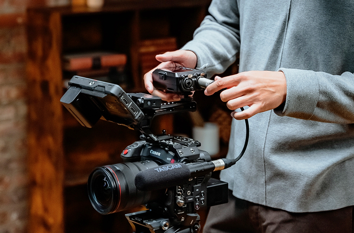 Tascam FR-AV2 — цифровий аудіорекордер із записом 32 біти з плаваючою комою та вбудованим таймкодом