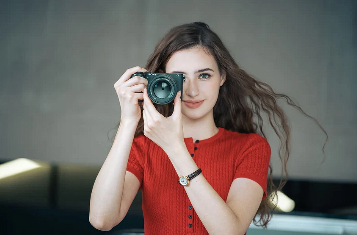 Viltrox 75mm f/1.8 E mount (для Sony) — об'єктив для камер APS-C з телевізійною перспективою та вагою лише 355 г