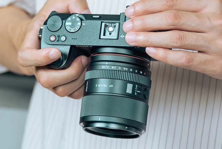 Viltrox 75mm f/1.8 E mount (для Sony) — об'єктив для камер APS-C з телевізійною перспективою та вагою лише 355 г