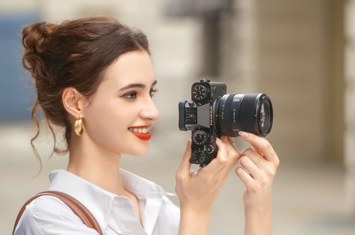 Viltrox AF 90mm f/2.2 EVO Х mount (для FUJIFILM) — об'єктив APS-C для зйомки портретів та предметів з вагою лише 325 г